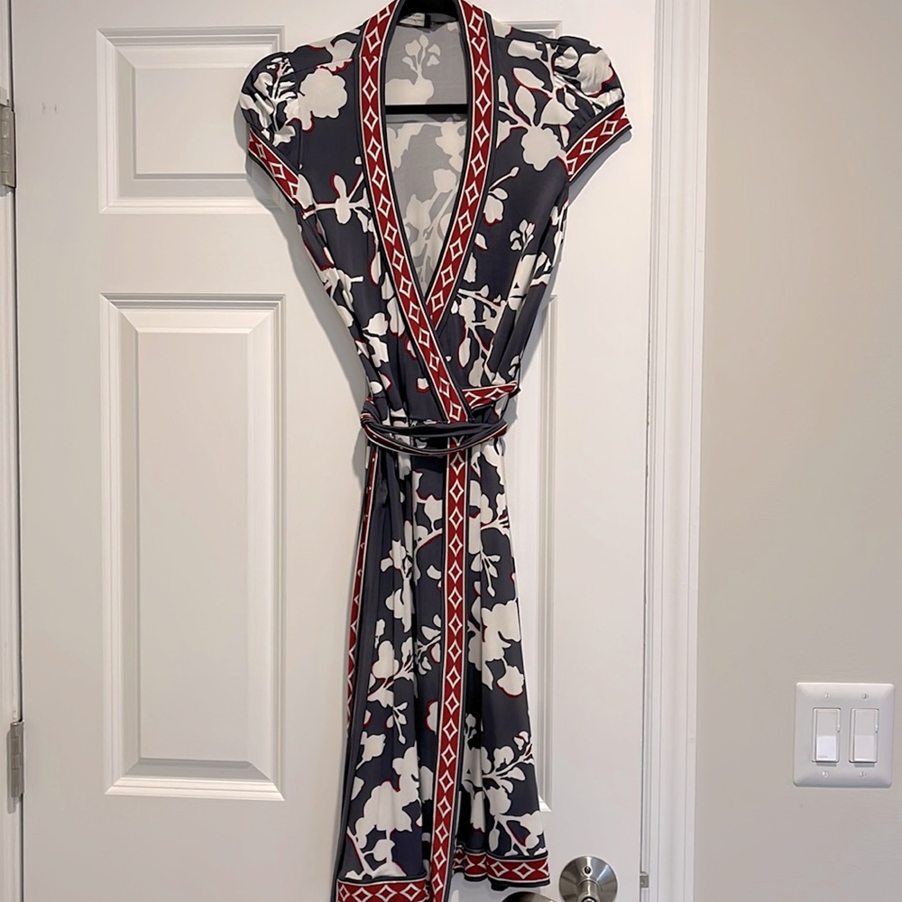 Short sleeve BCBG wrap dress